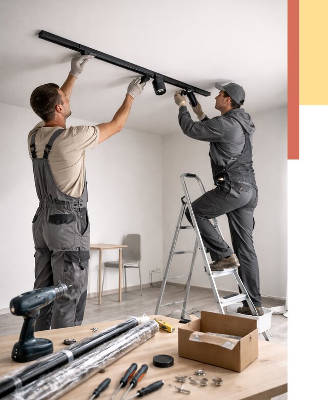 Установка трековых светильников в натяжной потолок в Советской Гавани от 4363 руб. | ОТДЕЛОЧНИК-Свс